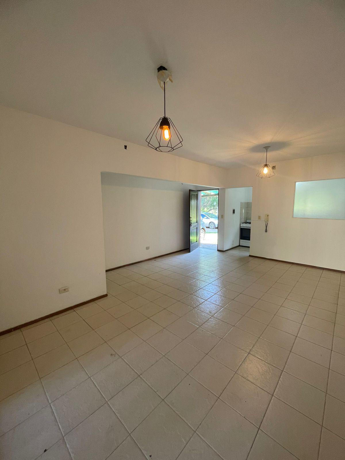 ALQUILER CASA- HERMOSA Y MUYYY BIEN UBICADA!!! (B Quebrada de las Rosas)