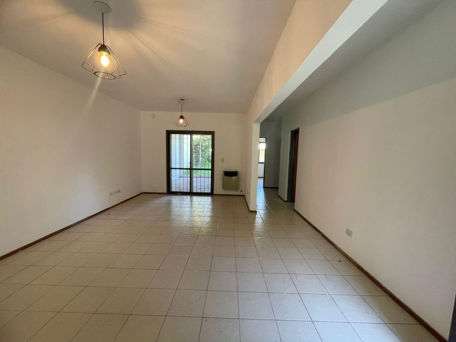 ALQUILER CASA- HERMOSA Y MUYYY BIEN UBICADA!!! (B Quebrada de las Rosas)