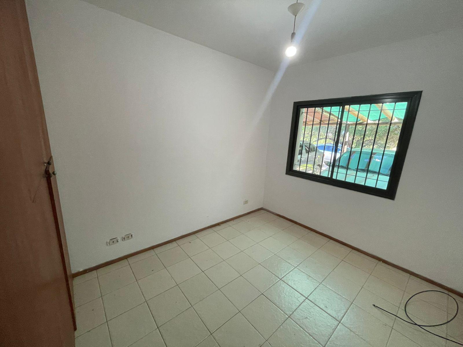 ALQUILER CASA- HERMOSA Y MUYYY BIEN UBICADA!!! (B Quebrada de las Rosas)