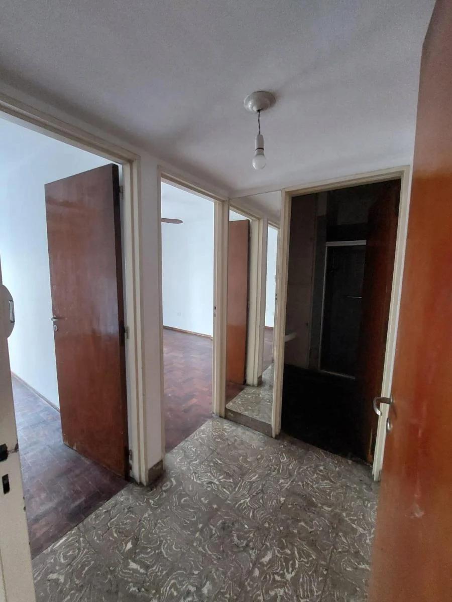 VENTA- NVA. CÓRDOBA- CHACABUCO 395 (ESQ.ILIA)- 2 DORMITORIOS- 3 BALCONES- EXC. UBICACIÓN