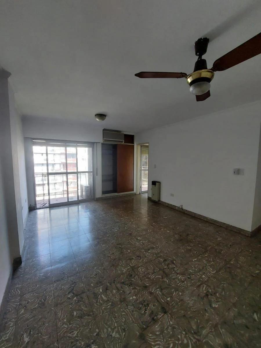 VENTA- NVA. CÓRDOBA- CHACABUCO 395 (ESQ.ILIA)- 2 DORMITORIOS- 3 BALCONES- EXC. UBICACIÓN