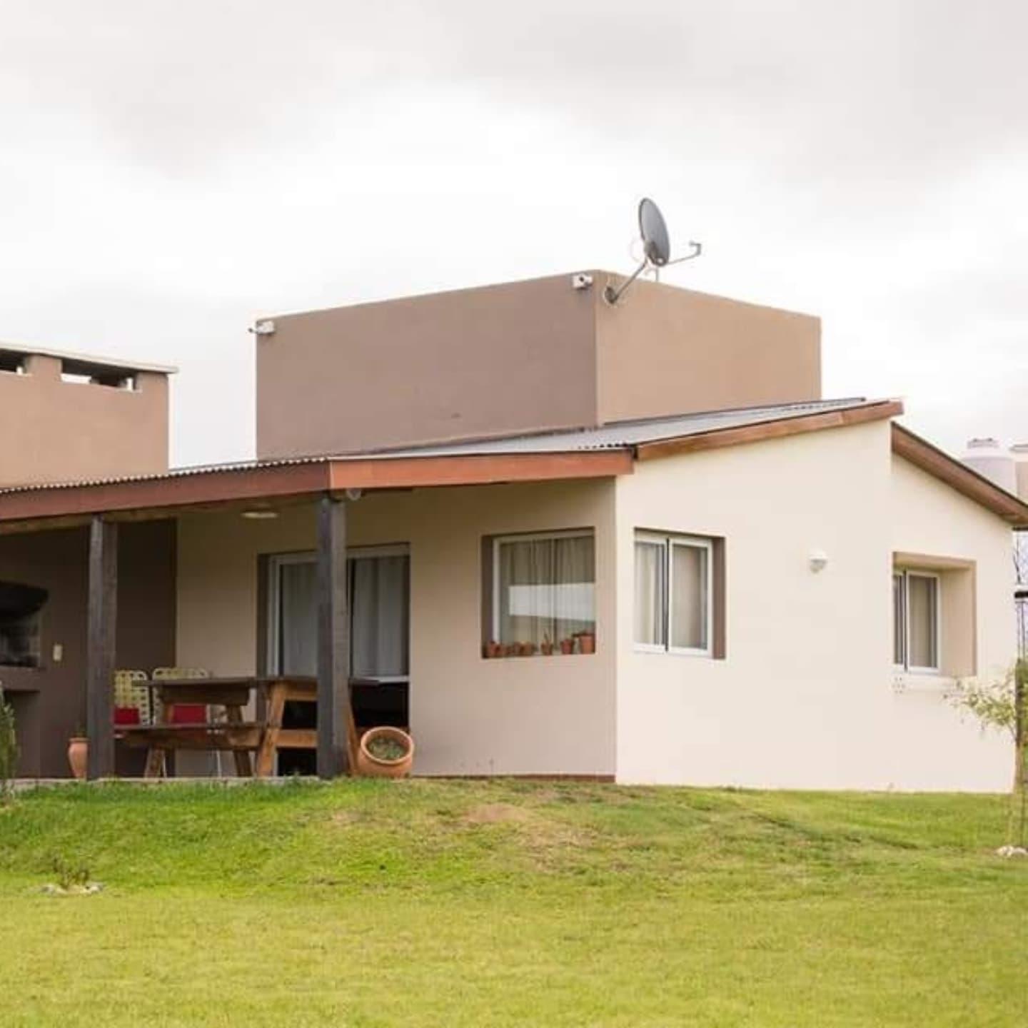 LA AGUSTINA CASAS DE CAMPO, ALQUILER TEMPORAL PARA 4-6 PERSONAS TOTAL 14