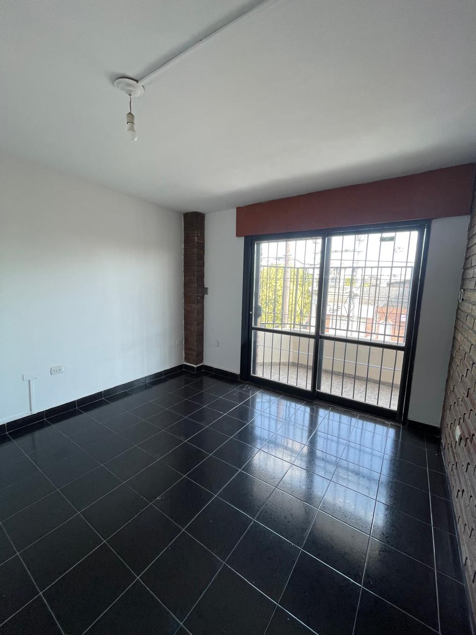 DPTO EN ALQUILER EN B TALLERES ESTE