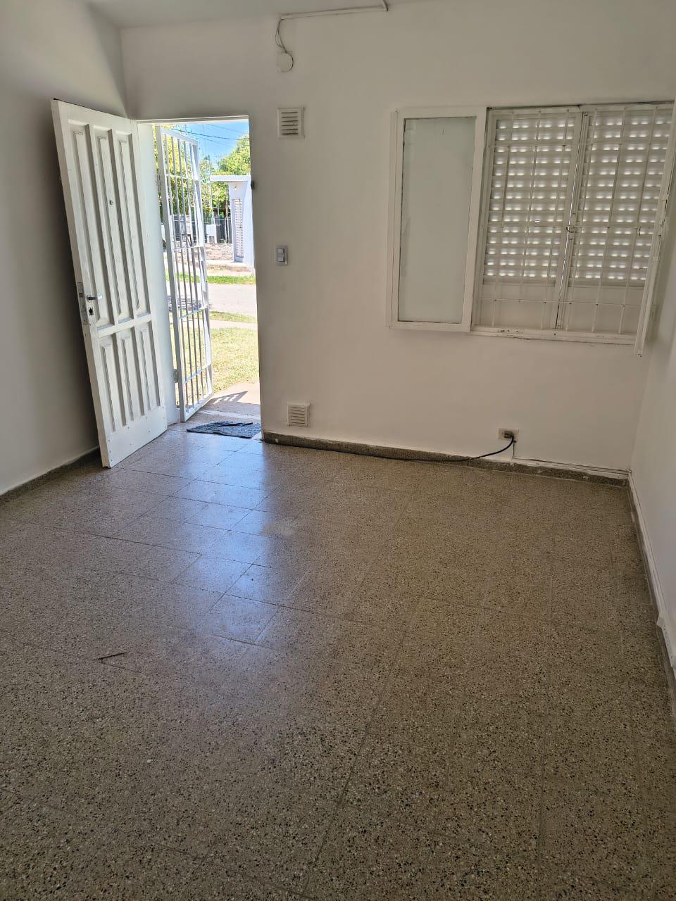 ALQUILER DE CASA DE DOS DORM EN PEDRO DE CASTAÑEDA