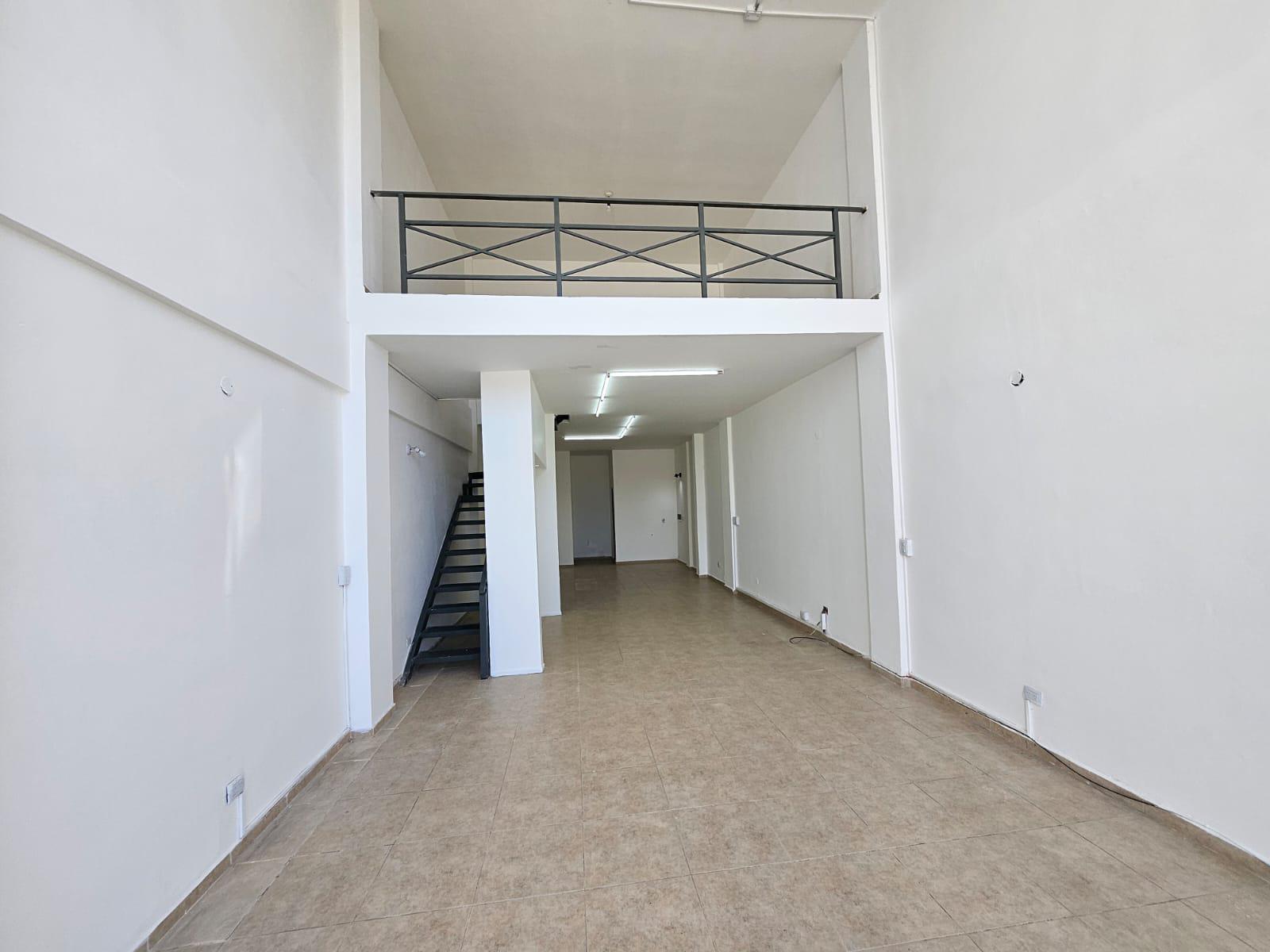 Alquiler Local Recta Martinolli 90 m2