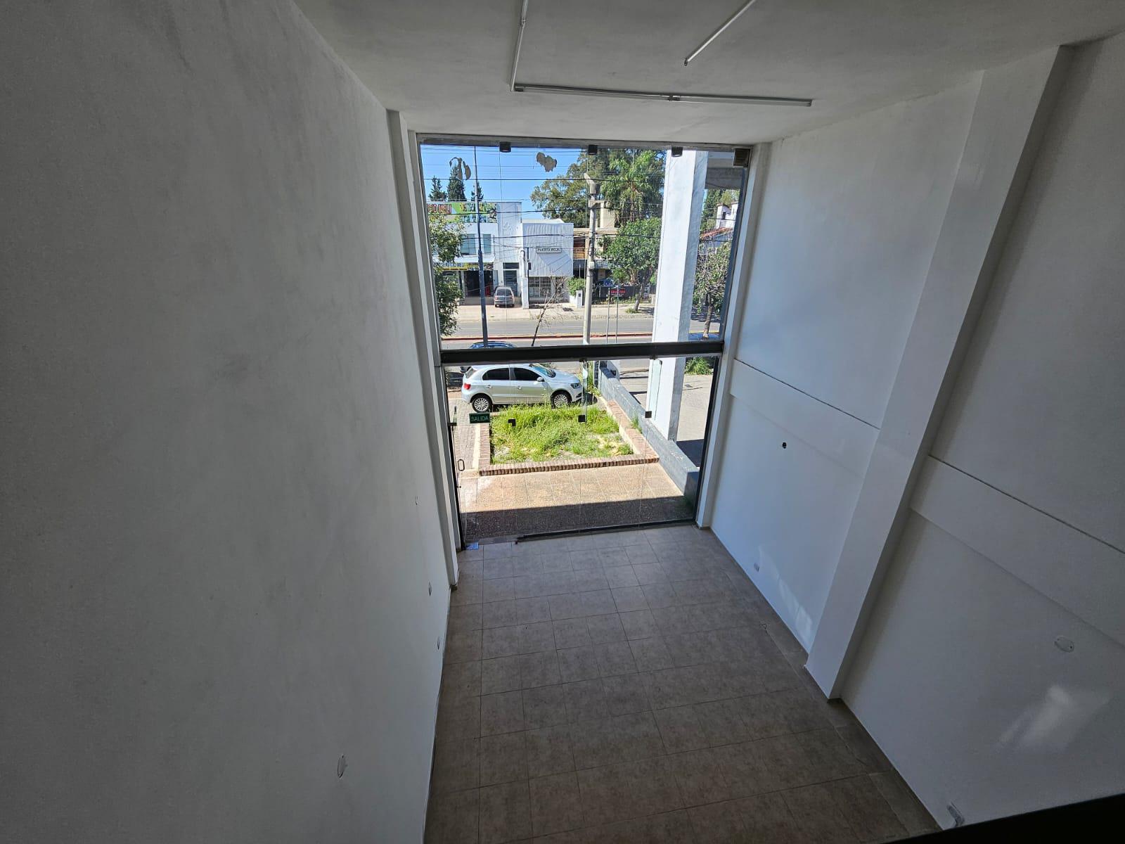 Alquiler Local Recta Martinolli 90 m2