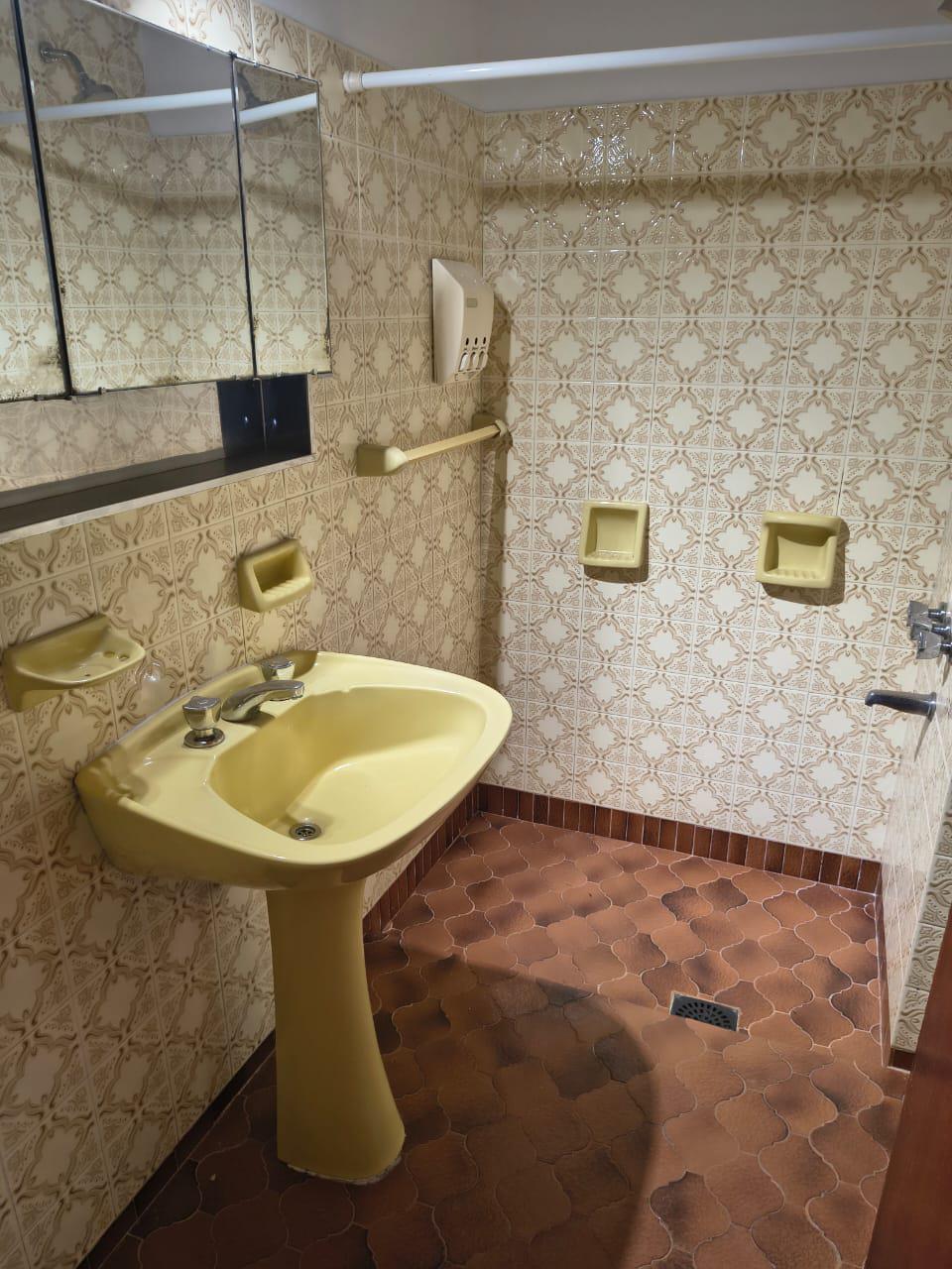 CASA EN ALQUILER DE 3 DORM. EN SAN SALVADOR