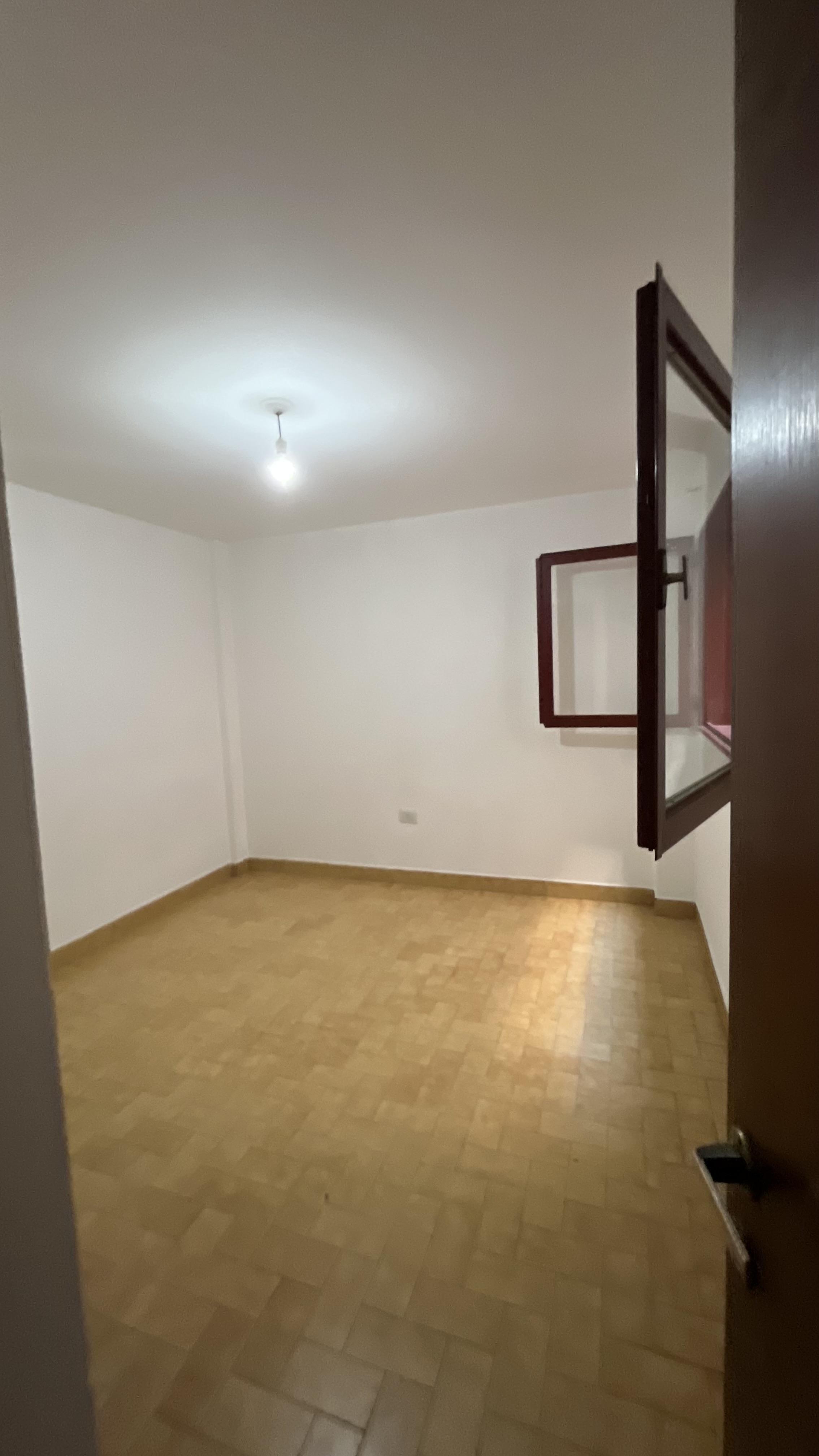 ALQUILER DE 1 DORMITORIO CON BALCON - CENTRO DE CORDOBA