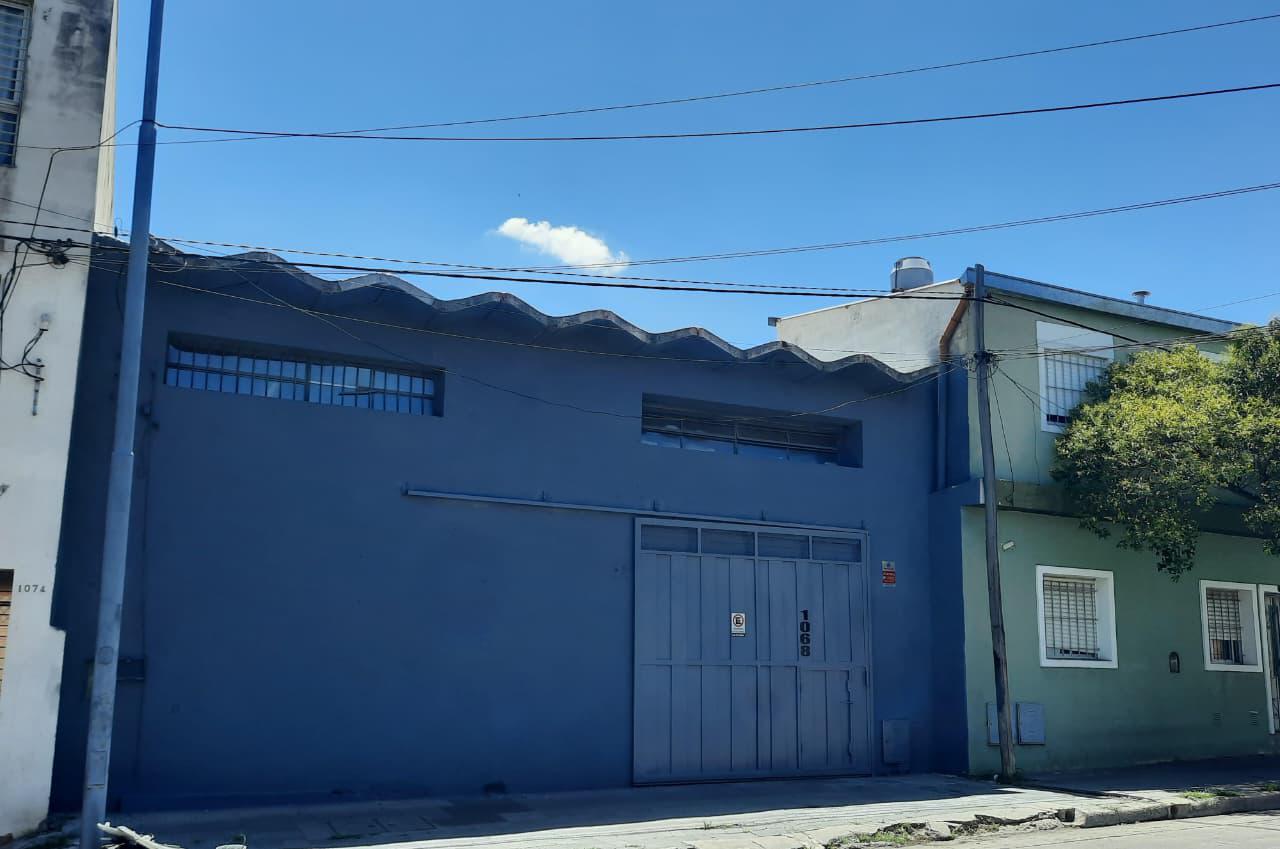 ALQUILO GALPÓN BARRIO OBSERVATORIO SOBRE CALLE MARIANO MORENO