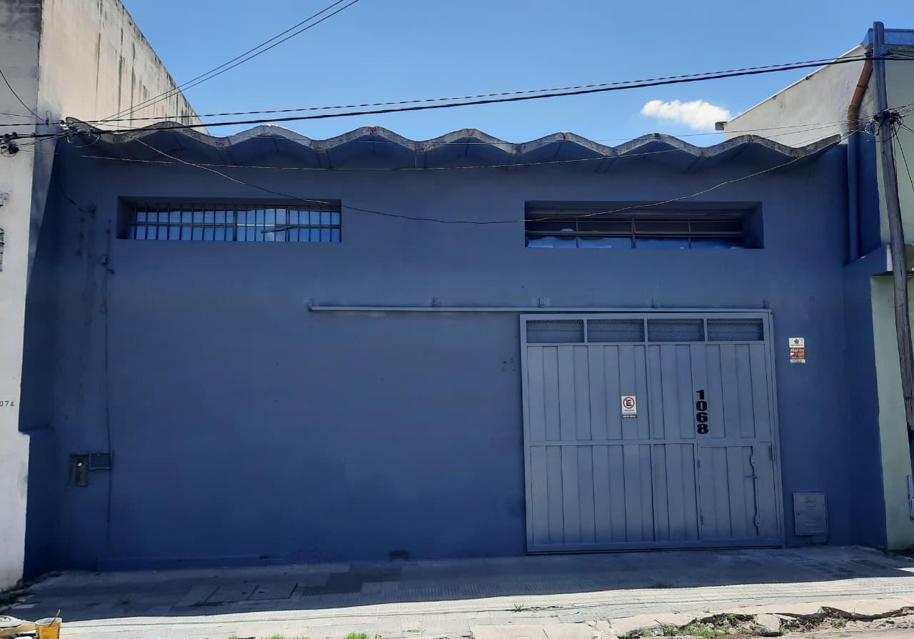 ALQUILO GALPÓN BARRIO OBSERVATORIO SOBRE CALLE MARIANO MORENO
