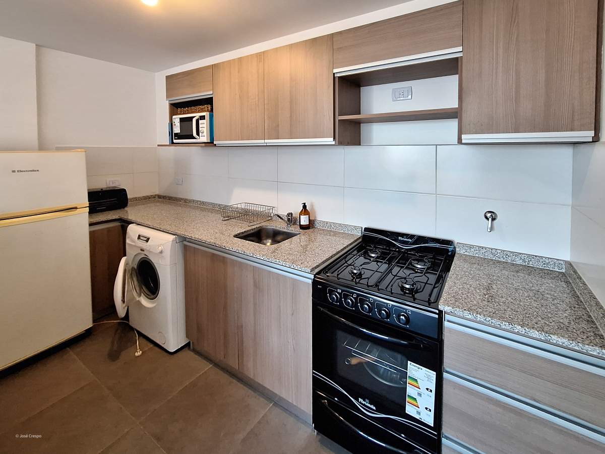 ALTO ALBERDI - DPTO 1 DORM. CON COCHERA Y PILETA