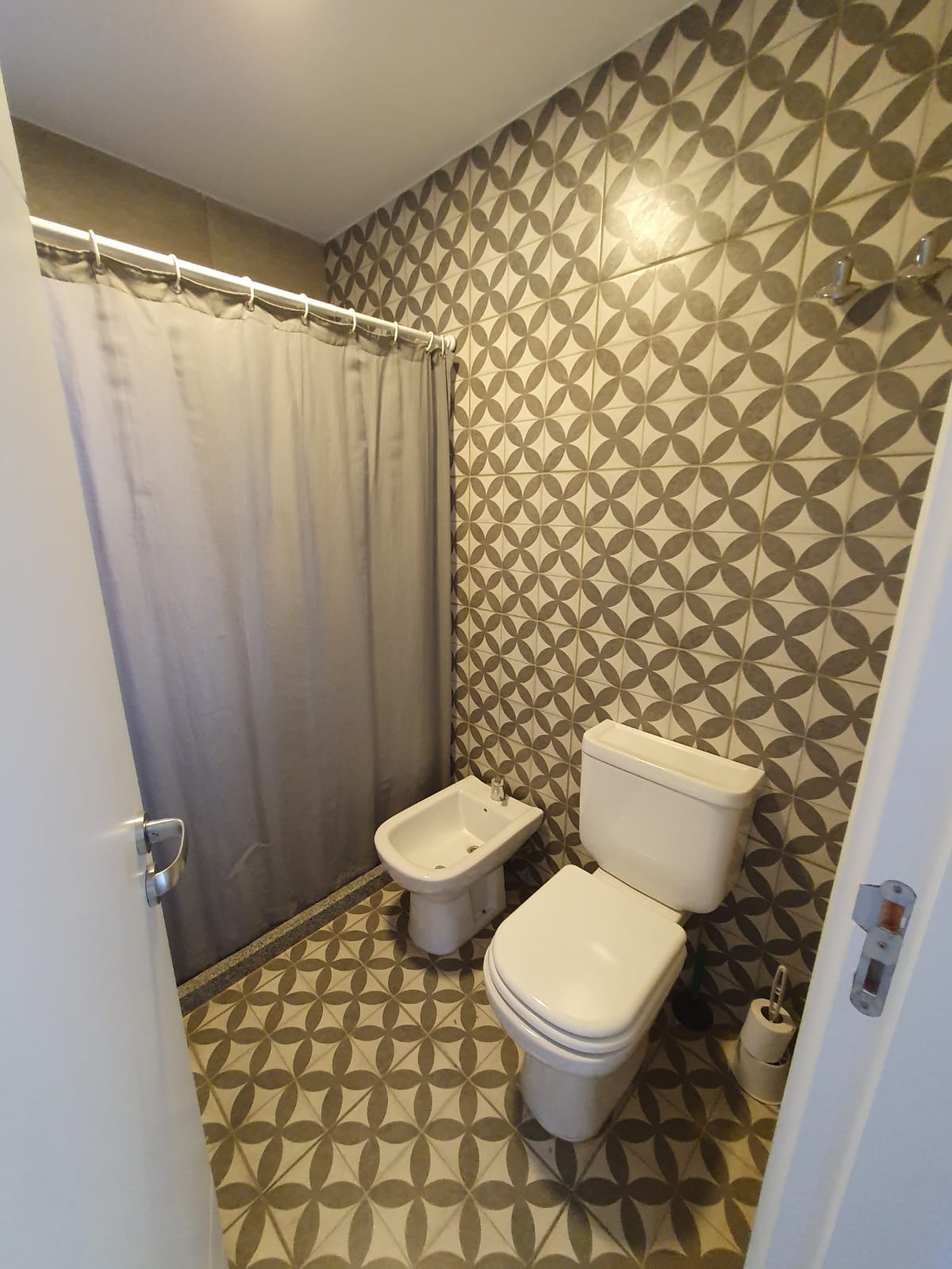 ALTO ALBERDI - DPTO 1 DORM. CON COCHERA Y PILETA