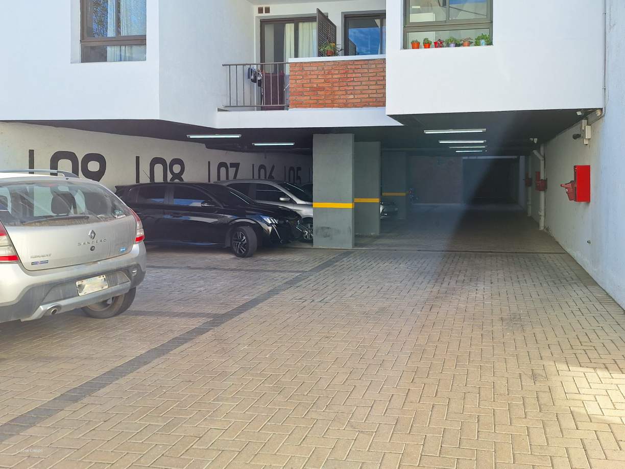 ALTO ALBERDI - DPTO 1 DORM. CON COCHERA Y PILETA