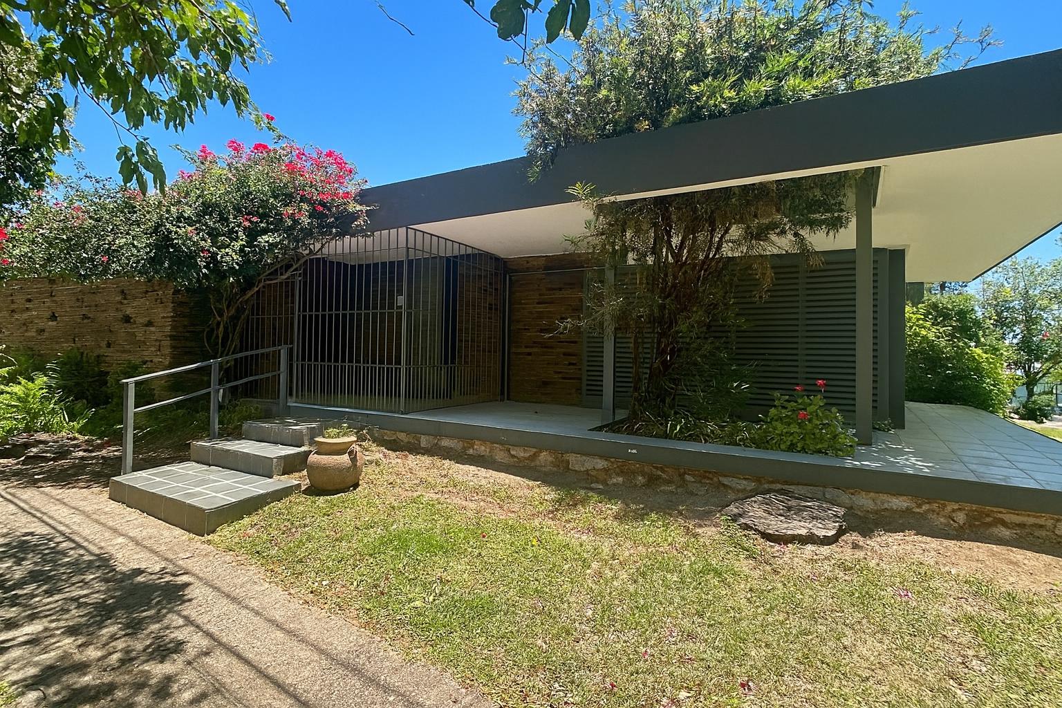 CASA CERRO  ALQUILER APTA OFICINA CON MOBILIARIO