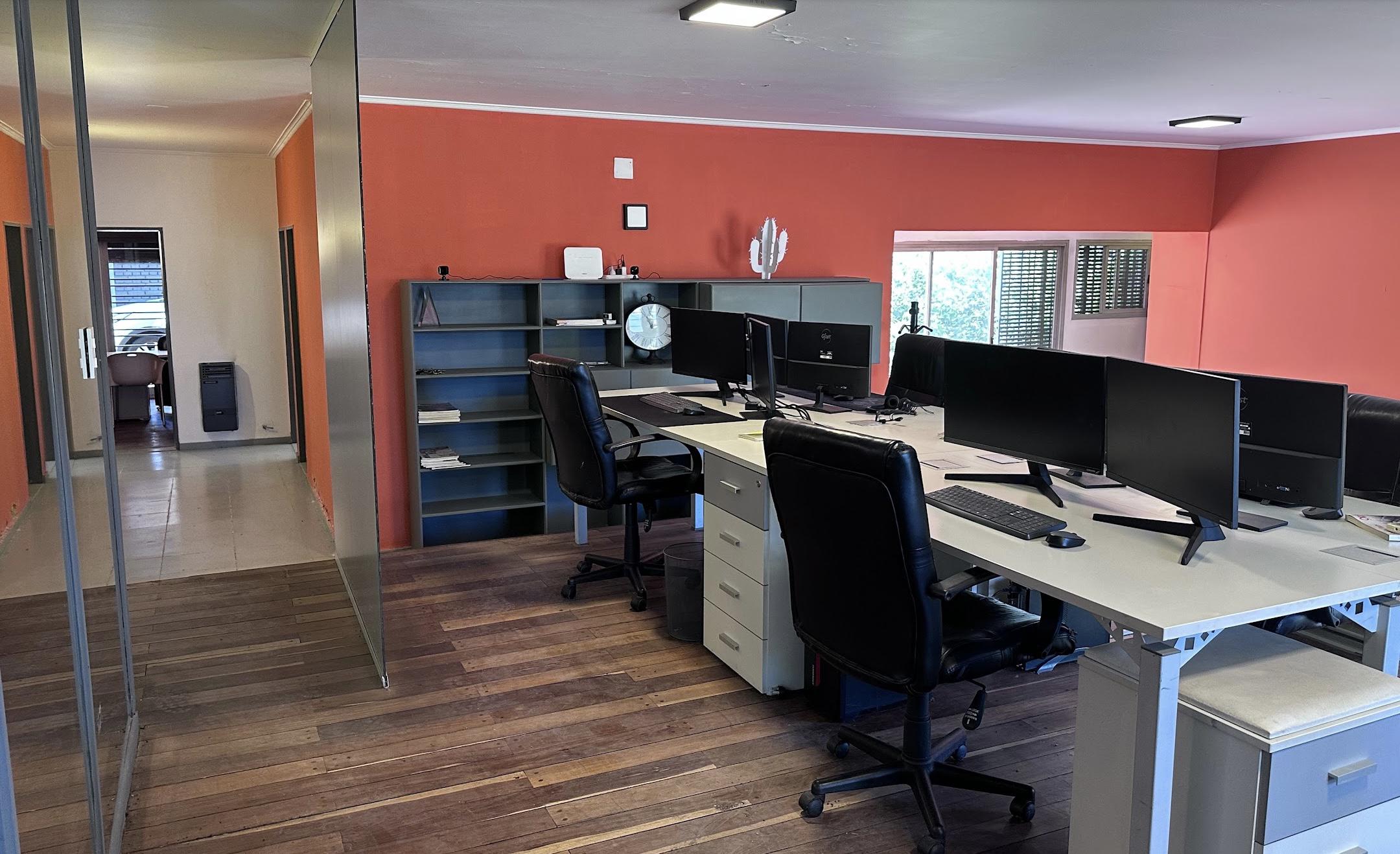 CASA CERRO  ALQUILER APTA OFICINA CON MOBILIARIO