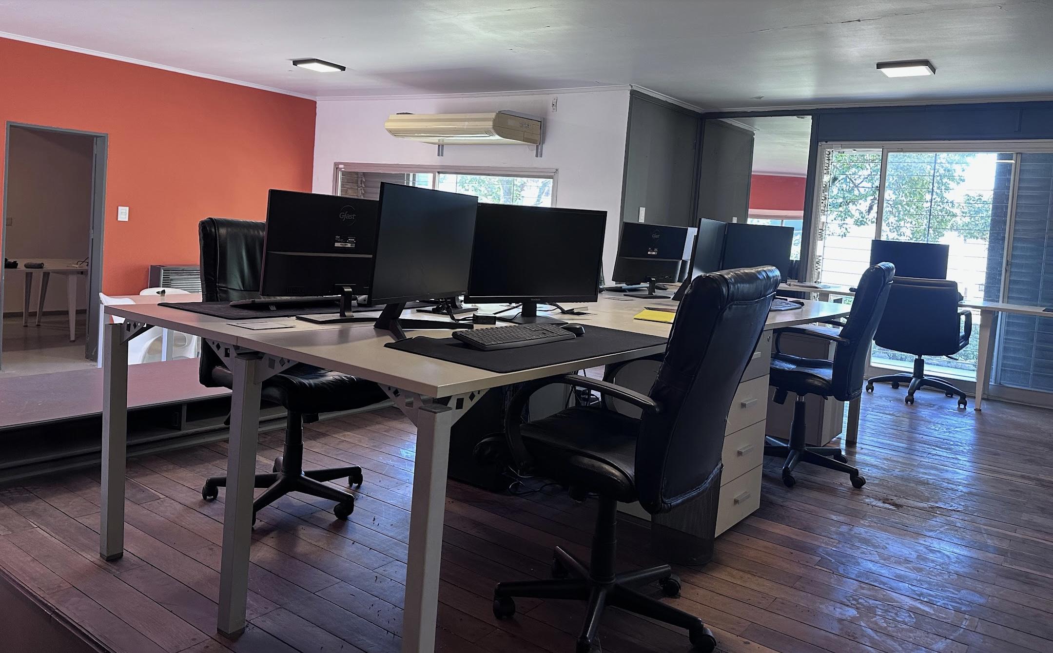 CASA CERRO  ALQUILER APTA OFICINA CON MOBILIARIO