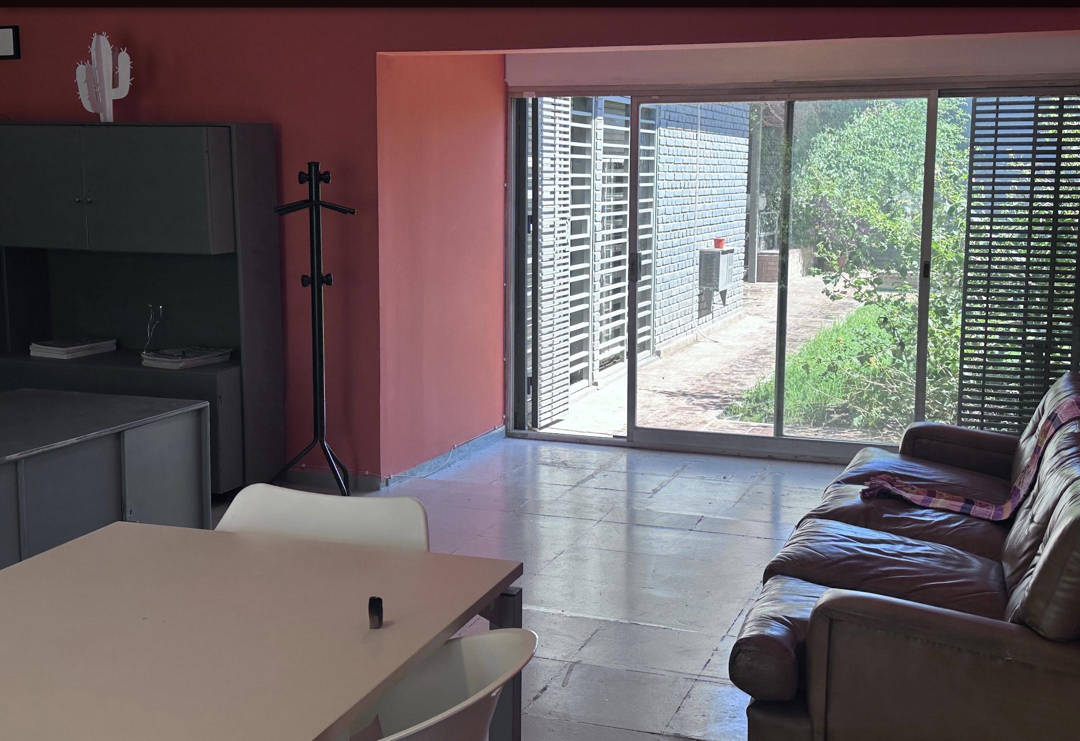 CASA CERRO  ALQUILER APTA OFICINA CON MOBILIARIO