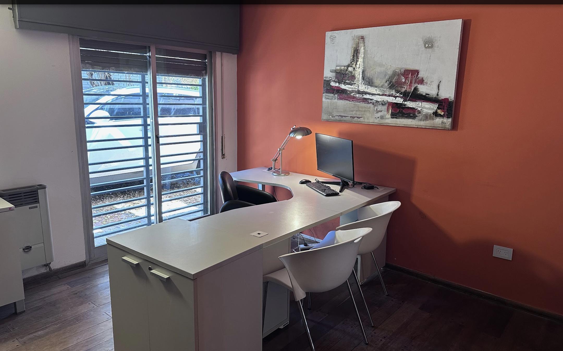 CASA CERRO  ALQUILER APTA OFICINA CON MOBILIARIO