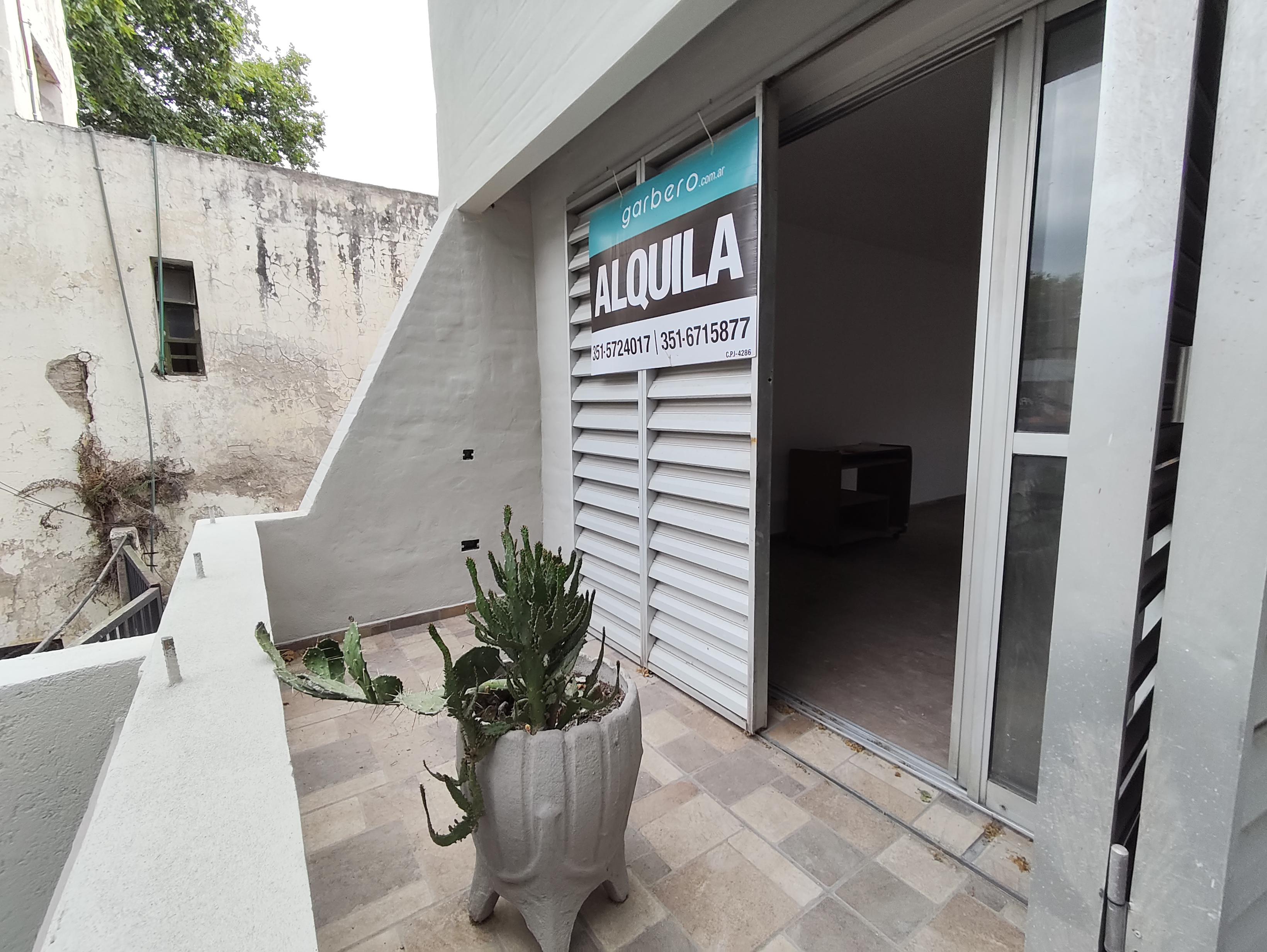 IMPECABLE! OFICINA 100% RESTAURADA SOBRE AV. ARMADA ARGENTINA