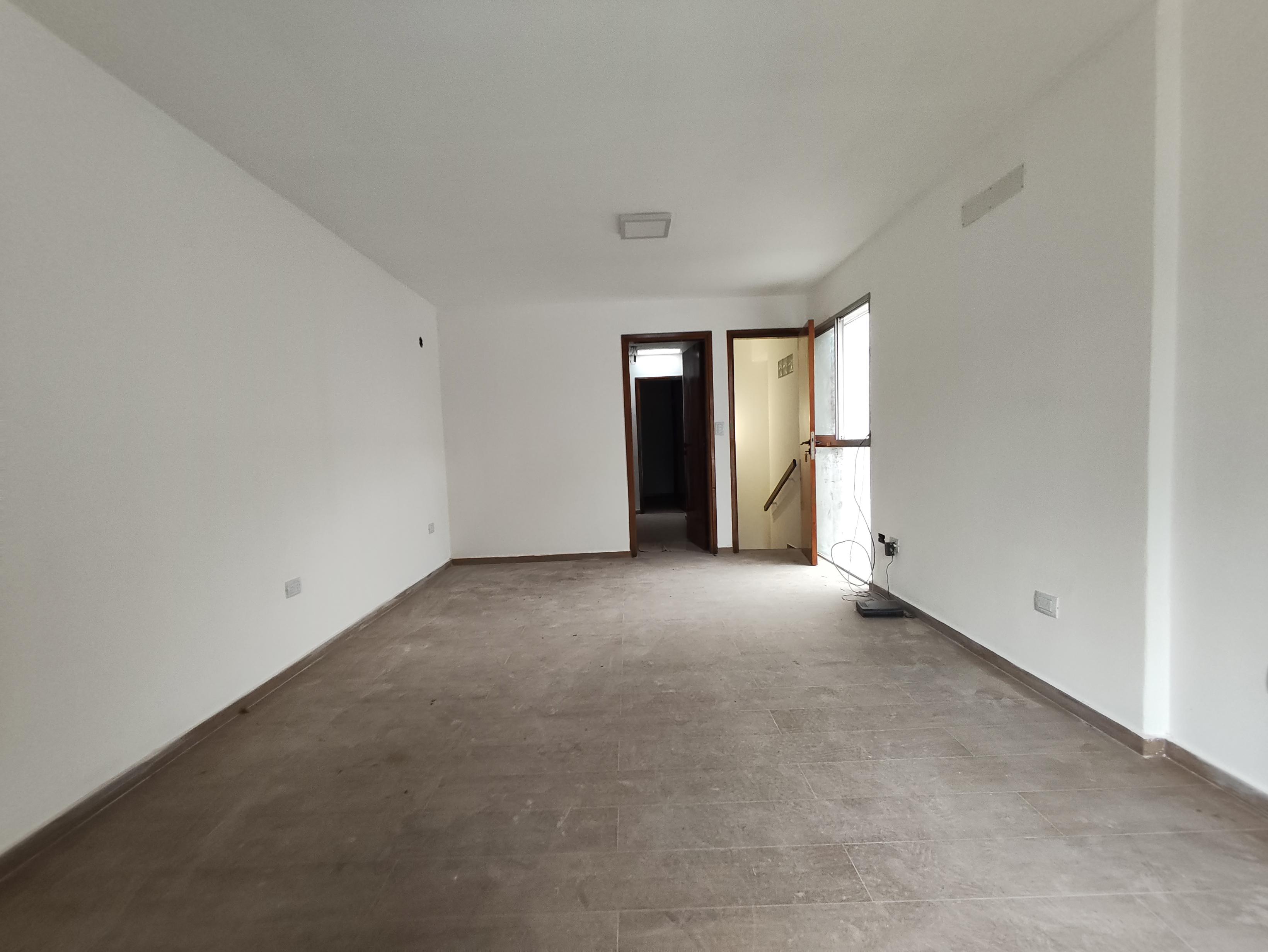 IMPECABLE! OFICINA 100% RESTAURADA SOBRE AV. ARMADA ARGENTINA