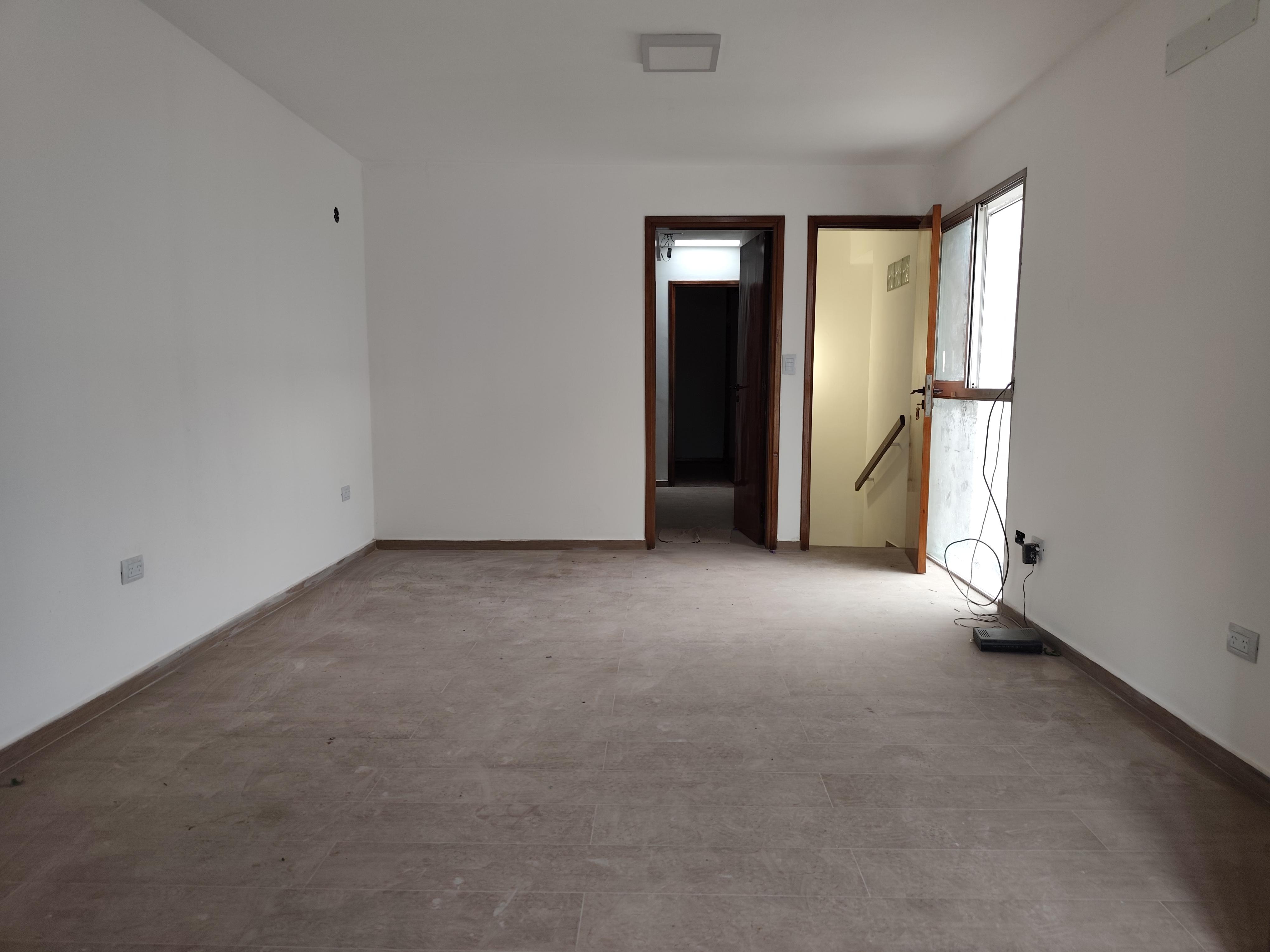 IMPECABLE! OFICINA 100% RESTAURADA SOBRE AV. ARMADA ARGENTINA