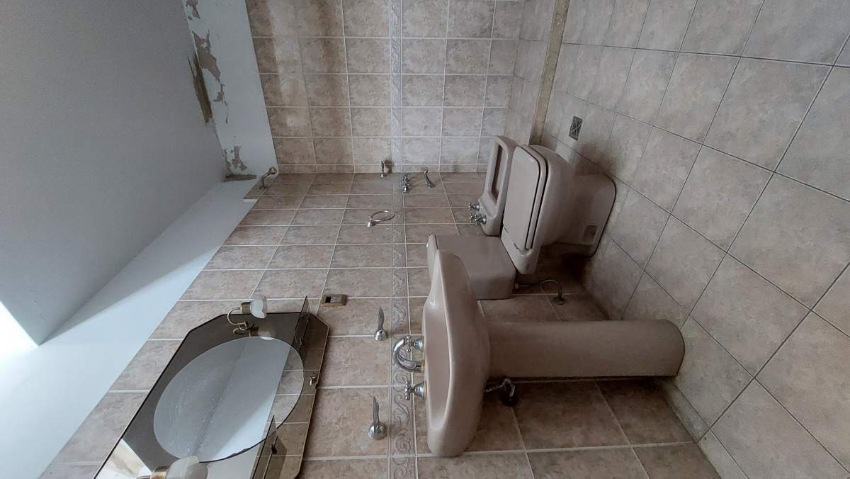 Inversión inteligente: casa esquina a refaccionar en Lomas de San Martin