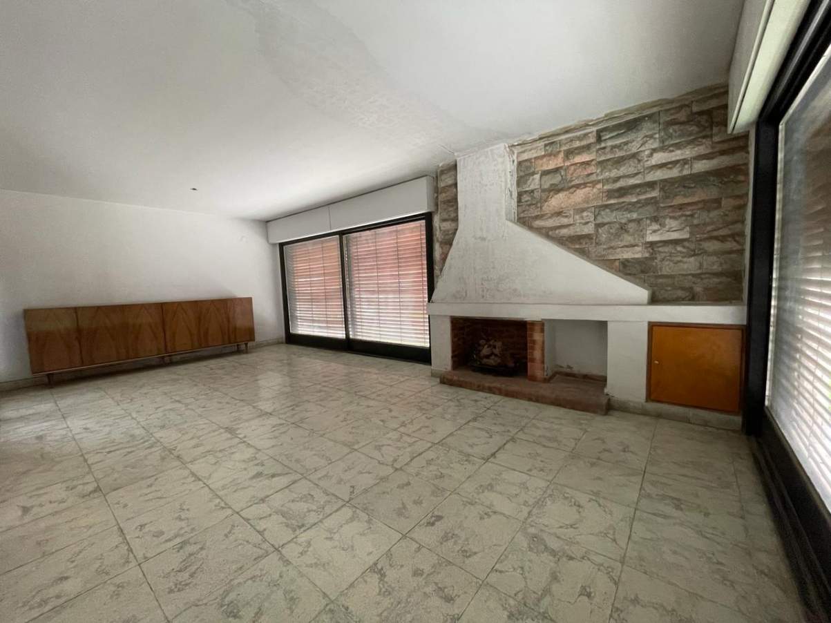 Inversión inteligente: casa esquina a refaccionar en Lomas de San Martin