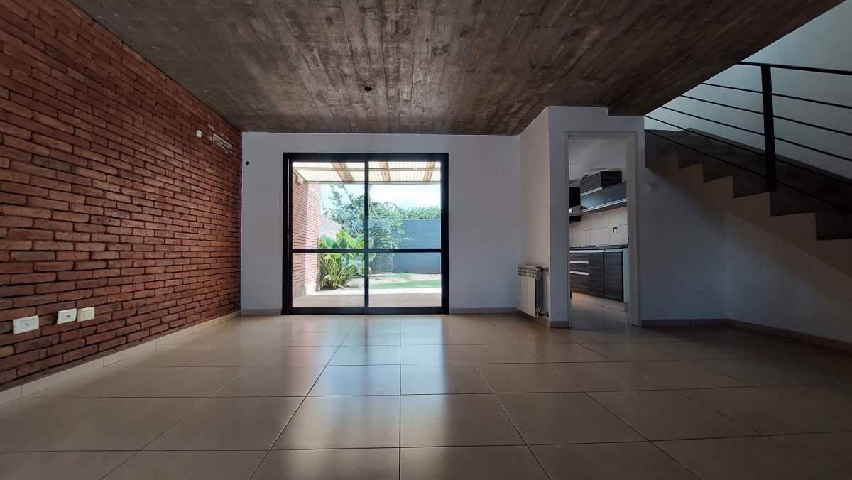 CAMBIA TU VIDA! HERMOSO DUPLEX EN CLAROS DEL BOSQUE!