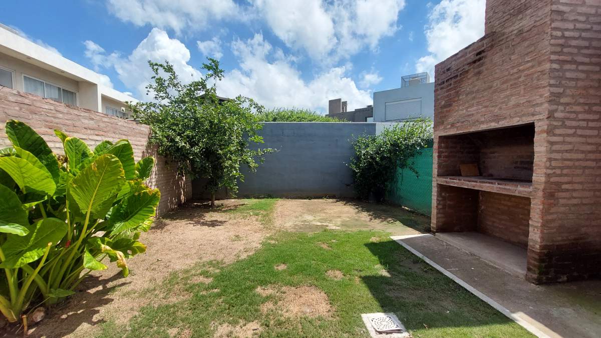CAMBIA TU VIDA! HERMOSO DUPLEX EN CLAROS DEL BOSQUE!