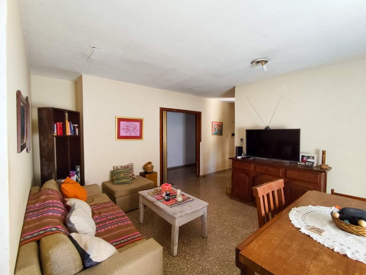 Oportunidad en San Martín: departamento amplio, con escritura y sin expensas