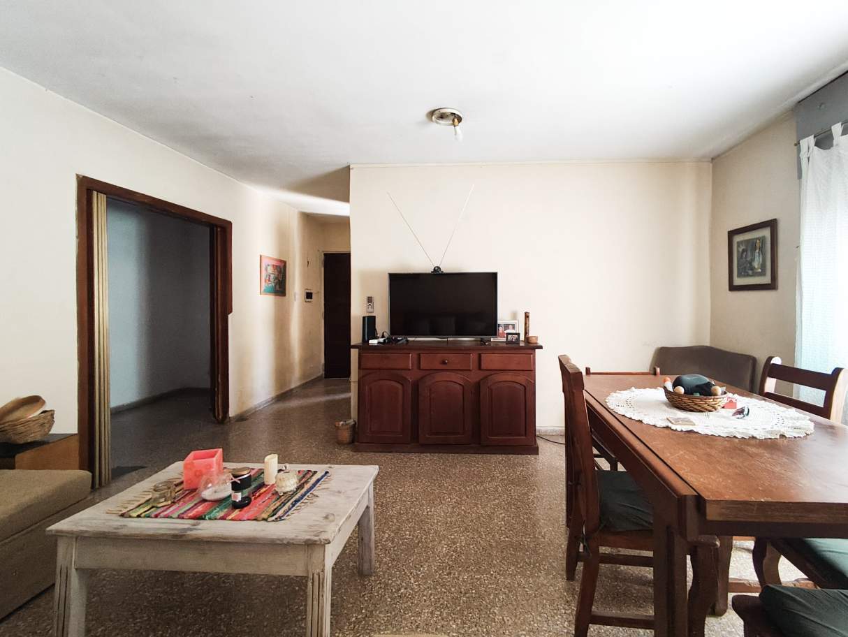 Oportunidad en San Martín: departamento amplio, con escritura y sin expensas