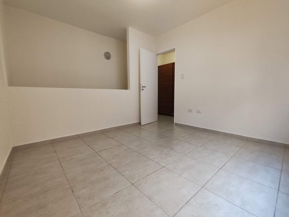 Imperdible oportunidad en Alberdi  Dúplex con renta vigente