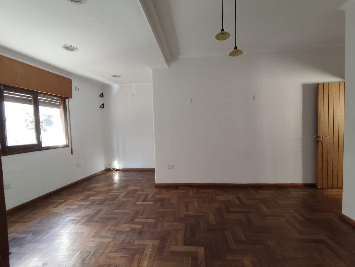 Piso completo en el corazón de Córdoba  amplio, luminoso y sin expensas!