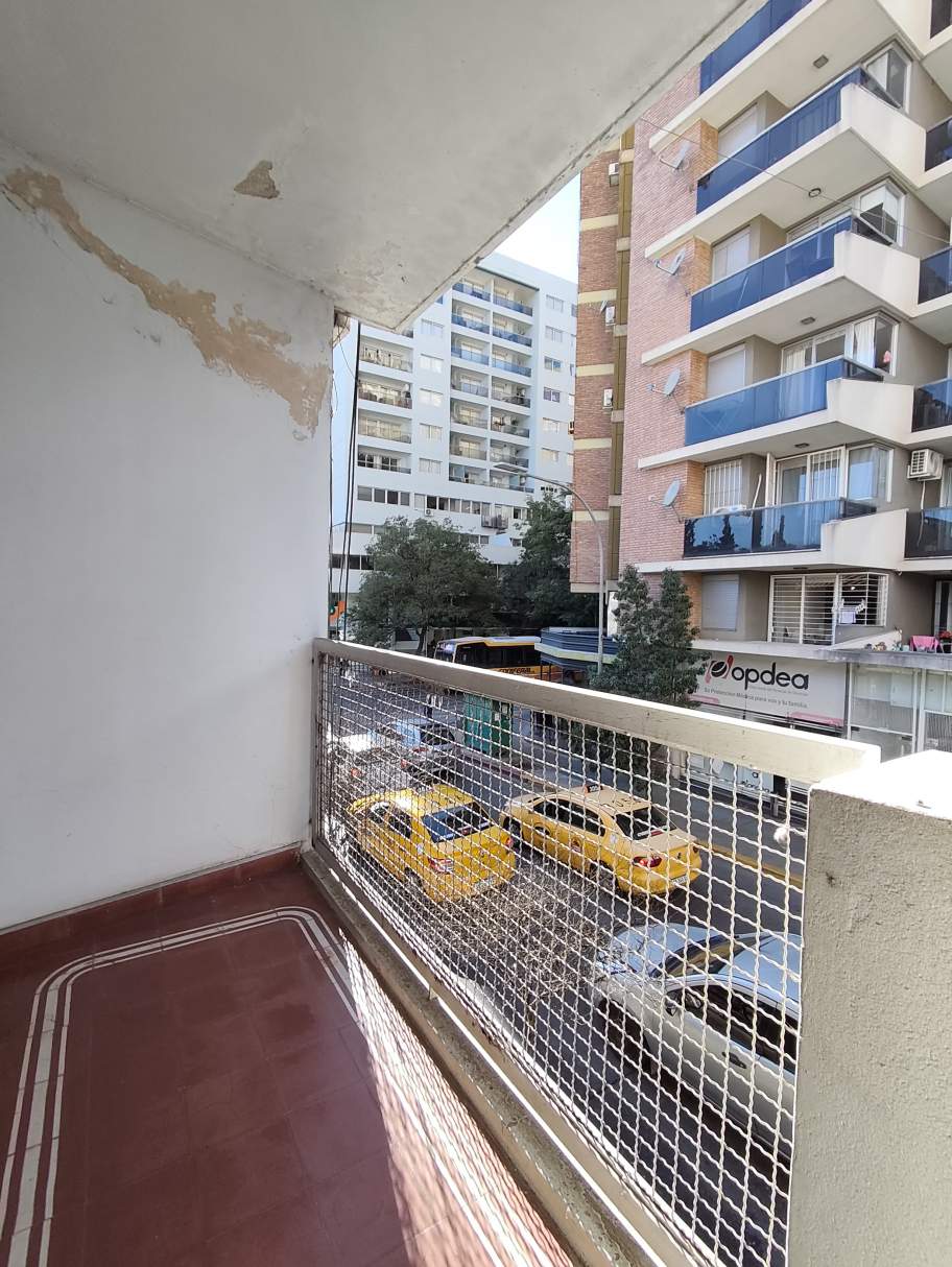 Piso completo en el corazón de Córdoba  amplio, luminoso y sin expensas!