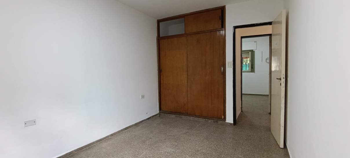¡No esperés más, hacete dueño en San Martín!  3 dormitorios y patio, lista para habitar!