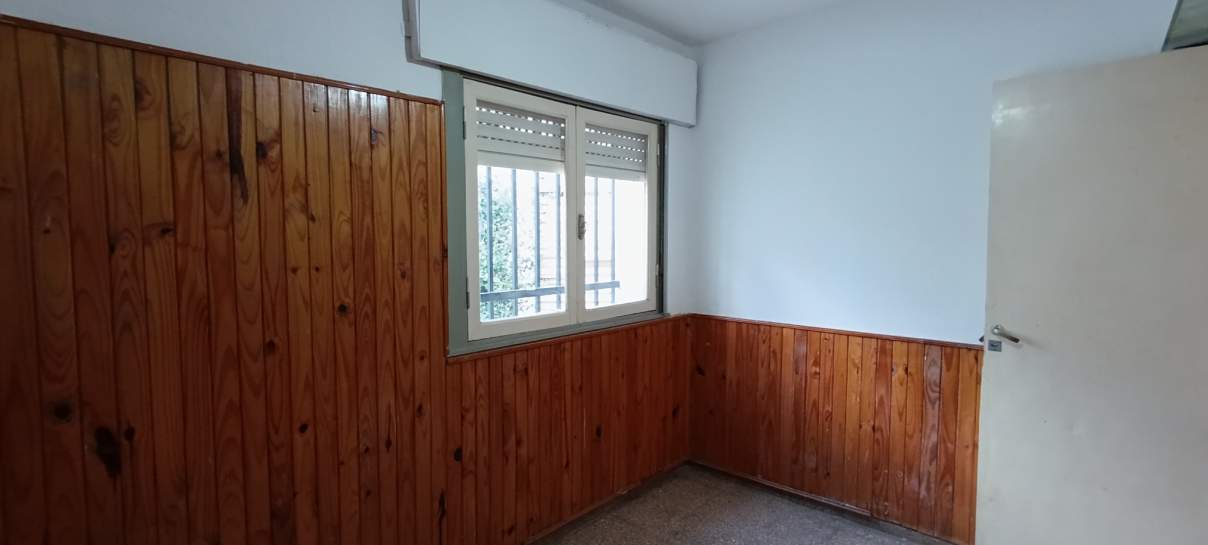 ¡No esperés más, hacete dueño en San Martín!  3 dormitorios y patio, lista para habitar!