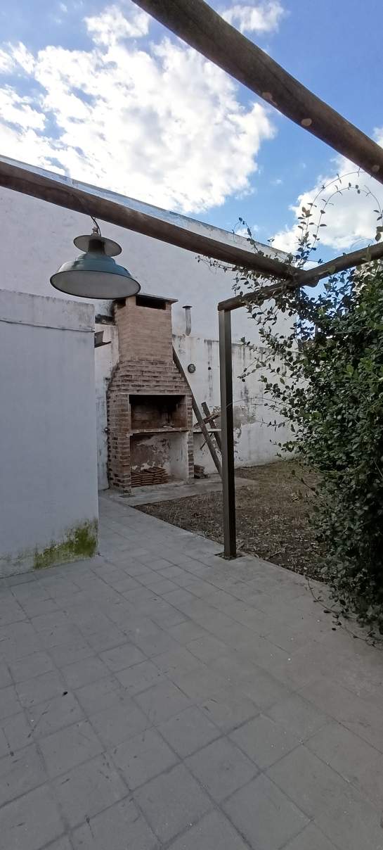 ¡No esperés más, hacete dueño en San Martín!  3 dormitorios y patio, lista para habitar!