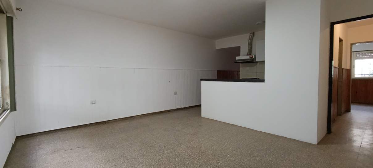 ¡No esperés más, hacete dueño en San Martín!  3 dormitorios y patio, lista para habitar!