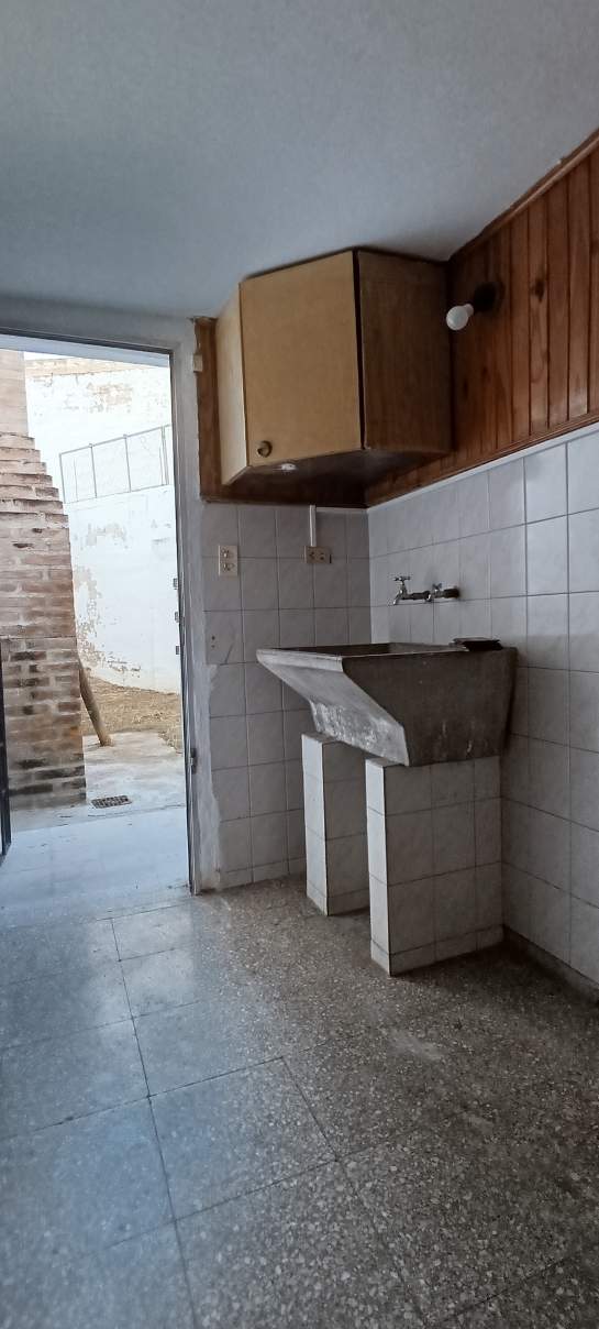 ¡No esperés más, hacete dueño en San Martín!  3 dormitorios y patio, lista para habitar!