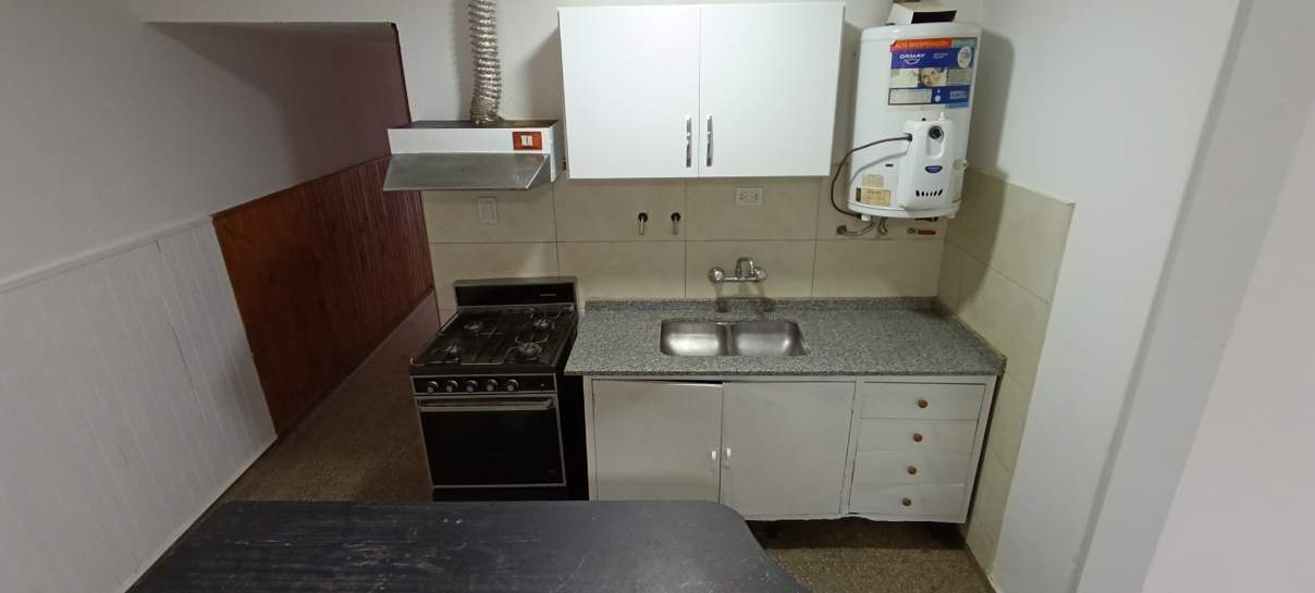 ¡No esperés más, hacete dueño en San Martín!  3 dormitorios y patio, lista para habitar!