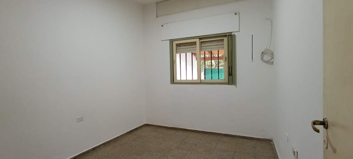 ¡No esperés más, hacete dueño en San Martín!  3 dormitorios y patio, lista para habitar!