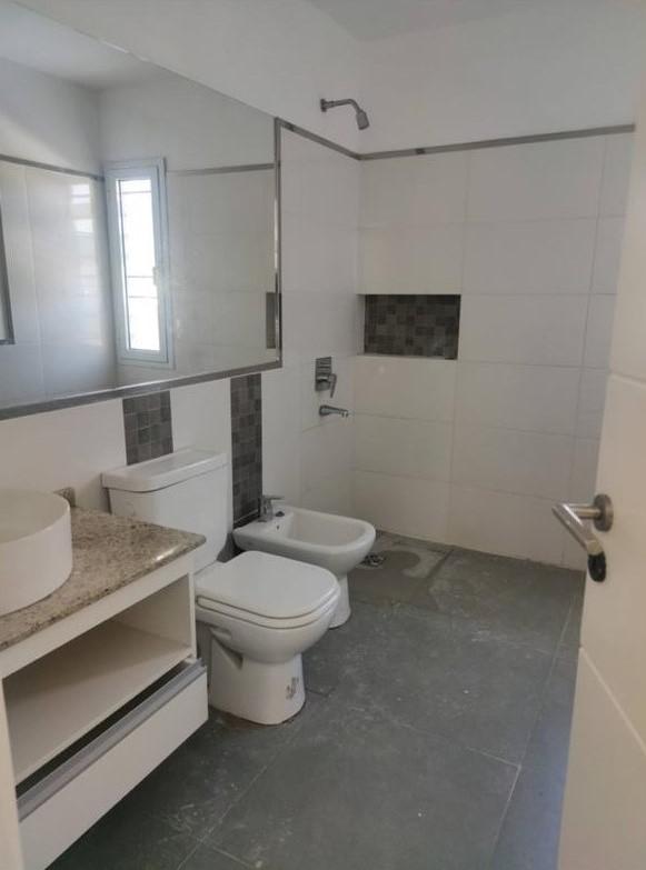 ALQUILO DUPLEX 3 DORMITORIOS ZONA SUR BARRIO CON SEGURIDAD