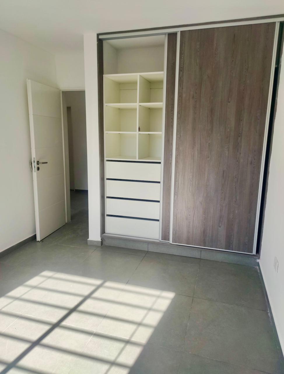 ALQUILO DUPLEX 3 DORMITORIOS ZONA SUR BARRIO CON SEGURIDAD