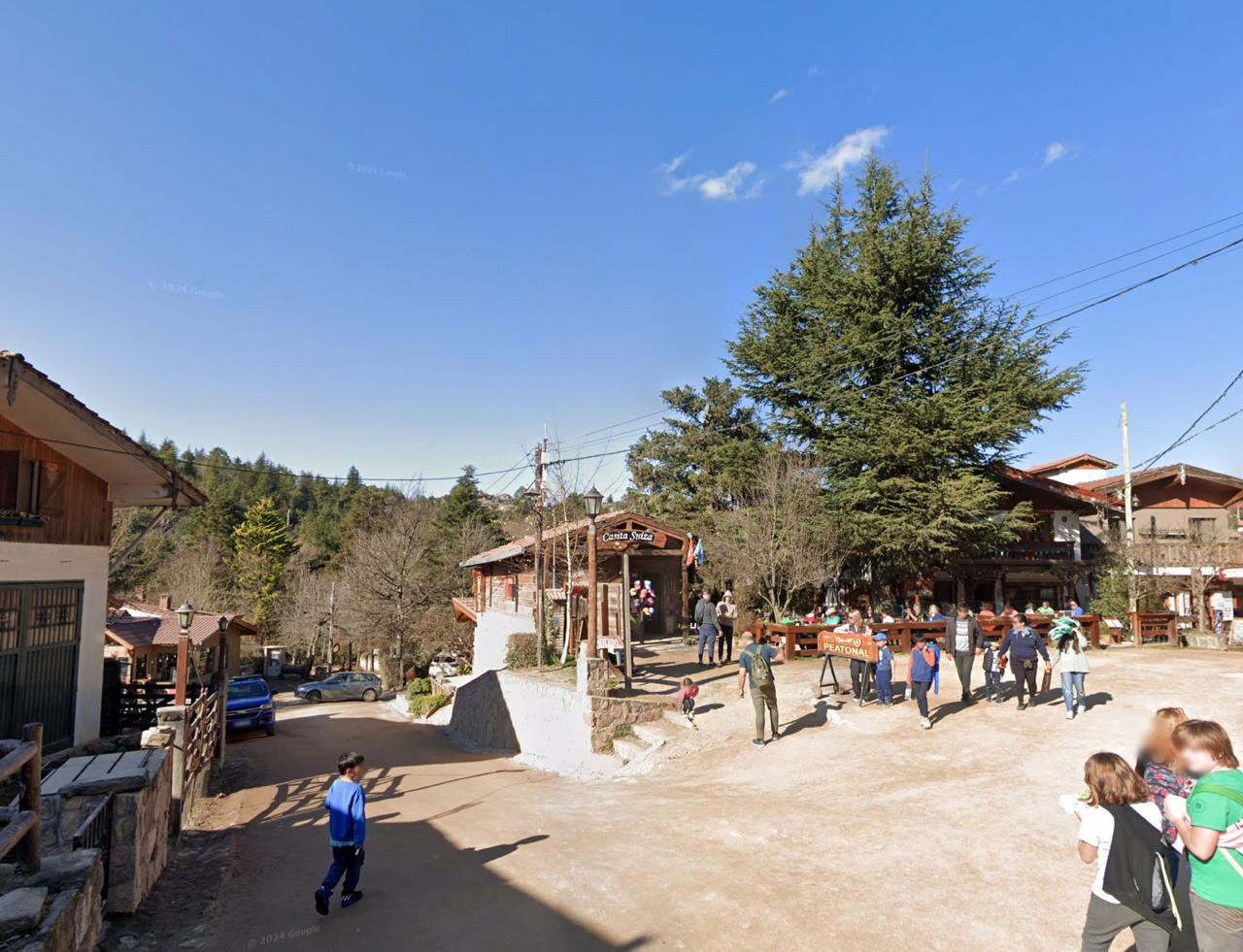 Oportunidad 2 locales comerciales y casa principal, con servicios y Escritura