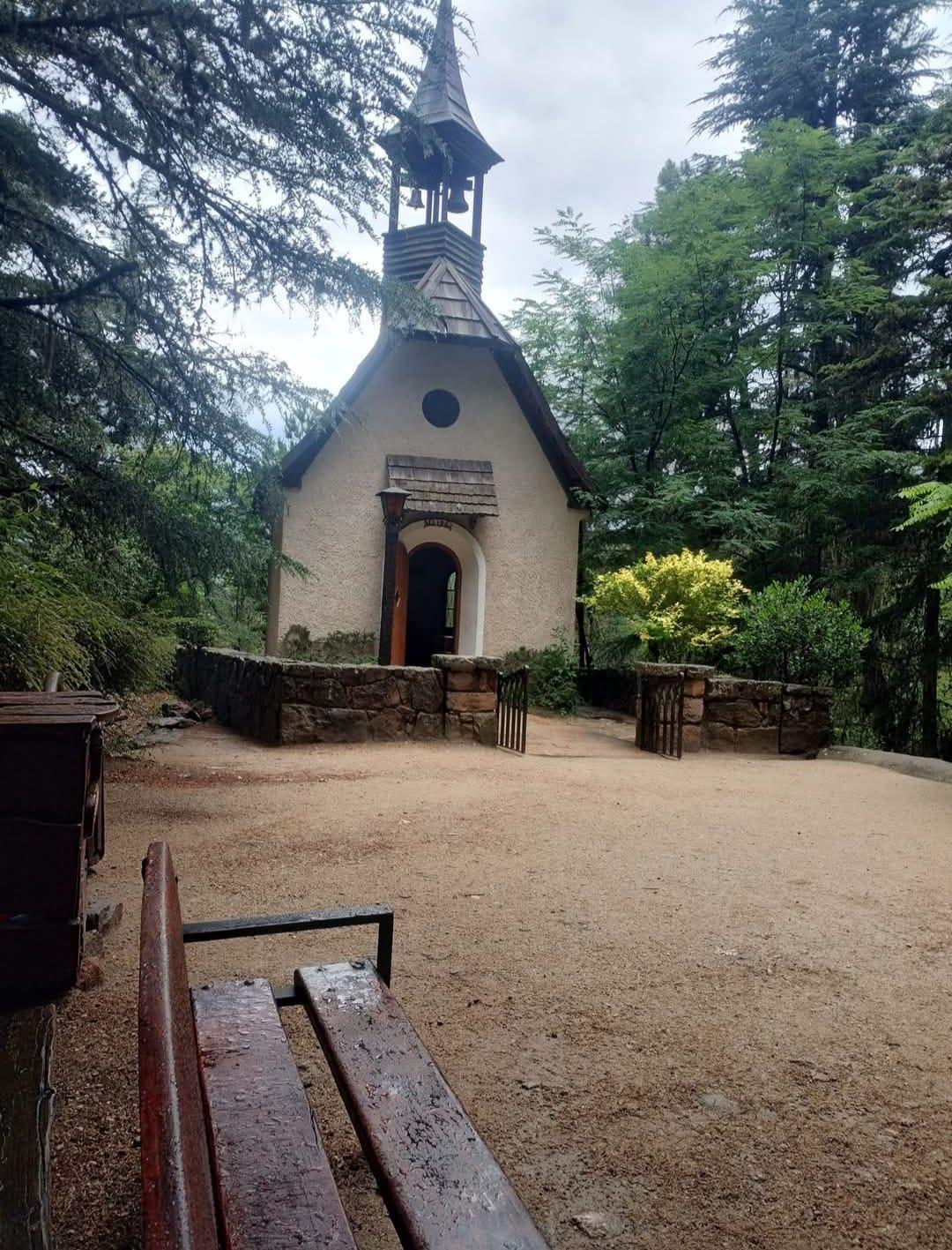 Oportunidad 2 locales comerciales y casa principal, con servicios y Escritura