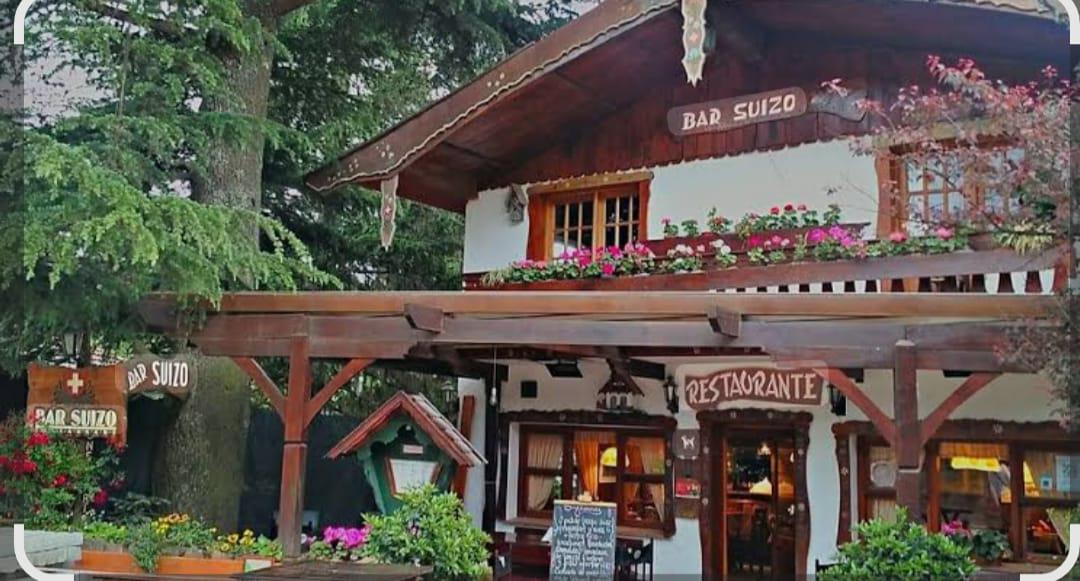 Oportunidad 2 locales comerciales y casa principal, con servicios y Escritura