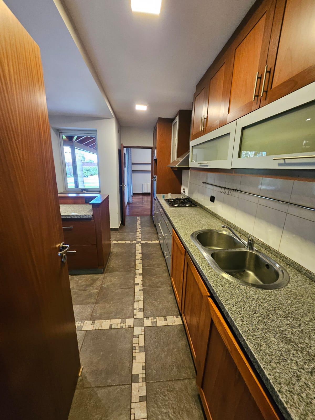 Alquiler permanente casa de 3 dormitorios en Country La Reserva