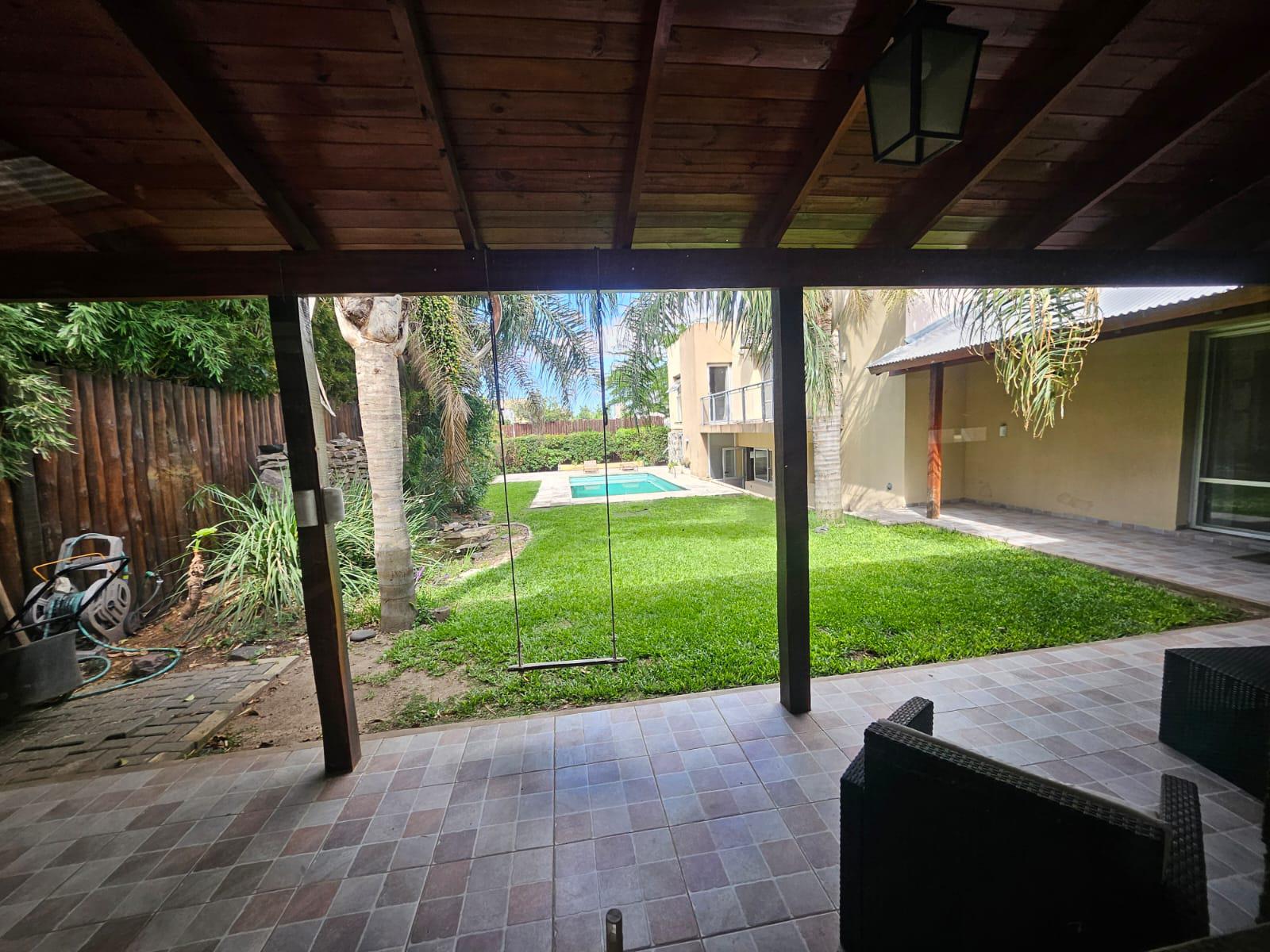 Alquiler permanente casa de 3 dormitorios en Country La Reserva