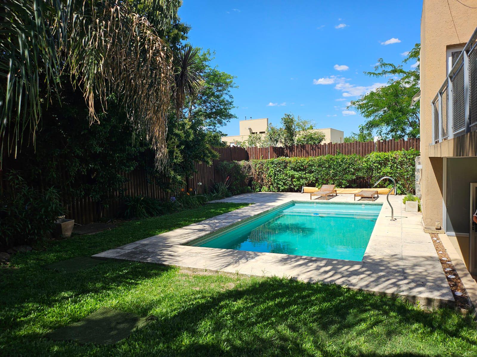 Alquiler permanente casa de 3 dormitorios en Country La Reserva