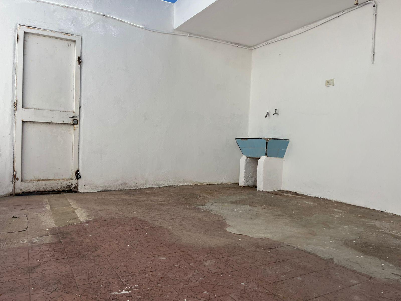 CASA EN VENTA 2 DORM, PATIO GRANDE IMPECABLE B B. MASSE